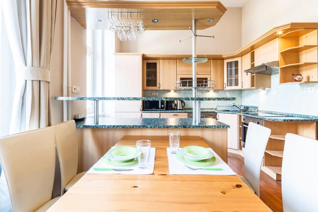 Apartment Termal Karlovy Vary Bagian luar foto